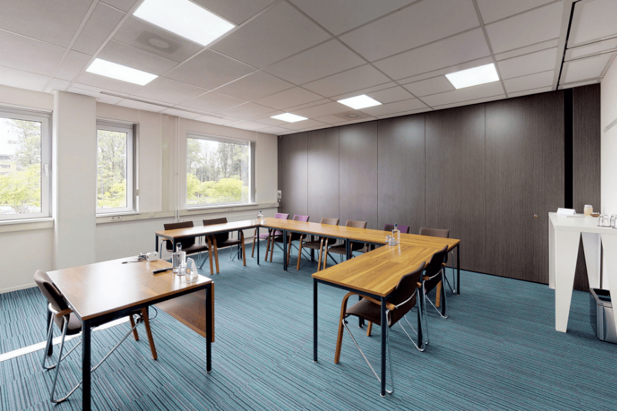 kleine zaal hybride vergaderen