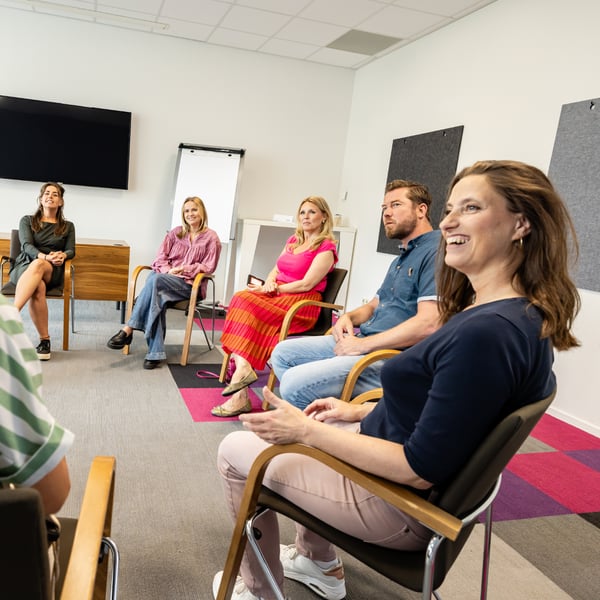 Team tijdens een heidag in een vergaderruimte bij Aristo meeting center Eindhoven