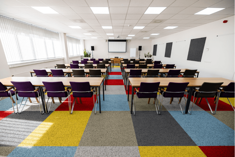 grote zaal hybride vergaderen